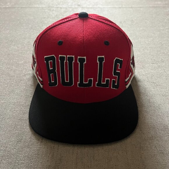 Mitchell and Ness Chicago Bulls Snapback Adjustable Hat Adult Red Black OSFA NBA - Picture 1 of 8